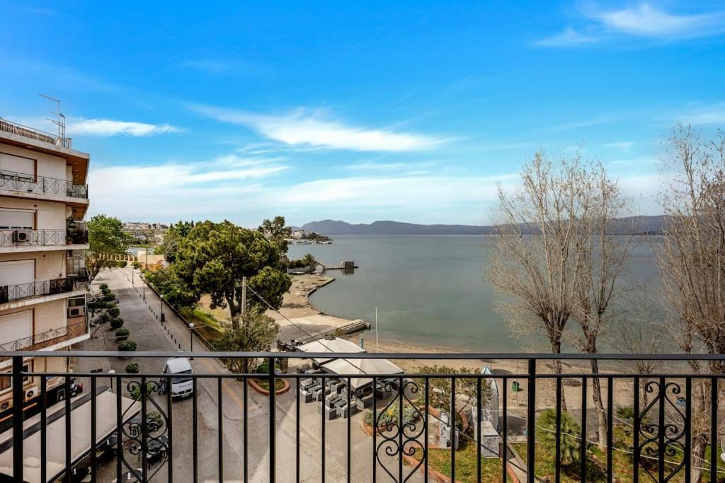 Bright Central Apartment With Splendid Sea View! Chalkida Exterior photo